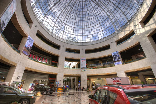 Bulevar Niza shopping mall